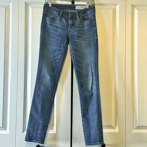 Treasure & Bond skinny fit jeans size 26!!